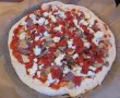 Pizza cu salam crud-uscat, ciuperci si branza de burduf-1