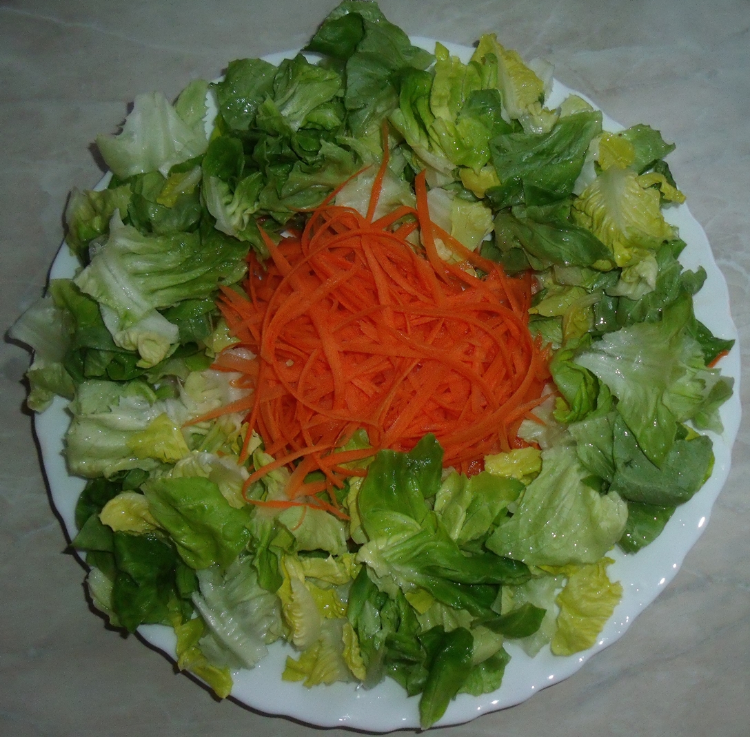 Mancare de post: salata de cruditati si couscous (2 persoane)
