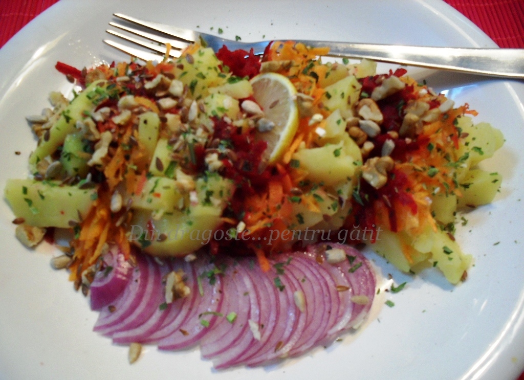 Salată de legume (sfeclă, morcovi, cartofi), nuci şi seminţe - fără ulei