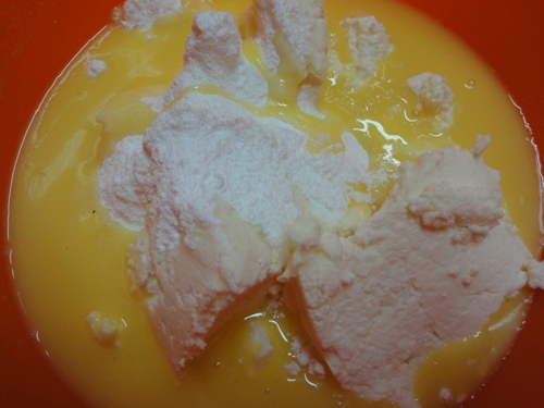 Prajitura cu crema de lichior de oua si portocale