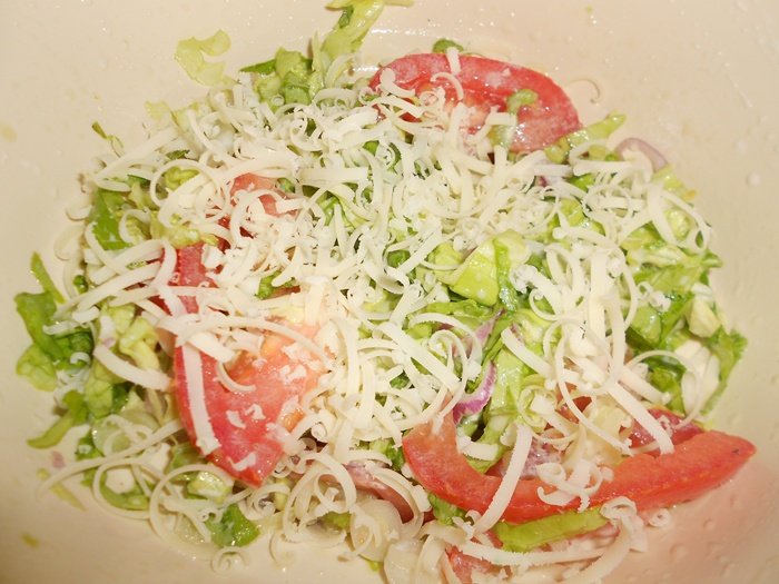 Salata cu cascaval