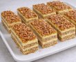 Desert prajitura cu nuci caramelizate, crema de vanilie si lamaie-18