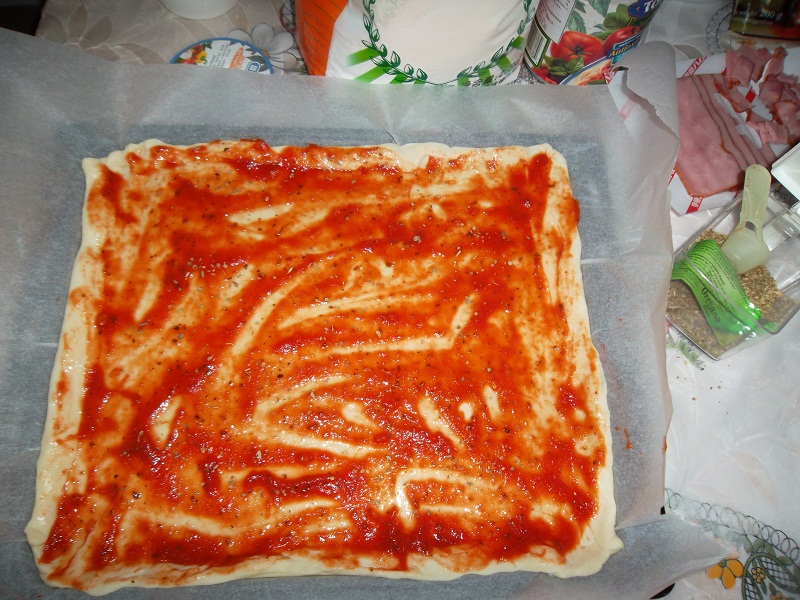 Pizza în stil româno-italian