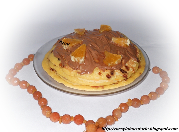 Tortulete pancakes cu bilute de ciocolata si portocale
