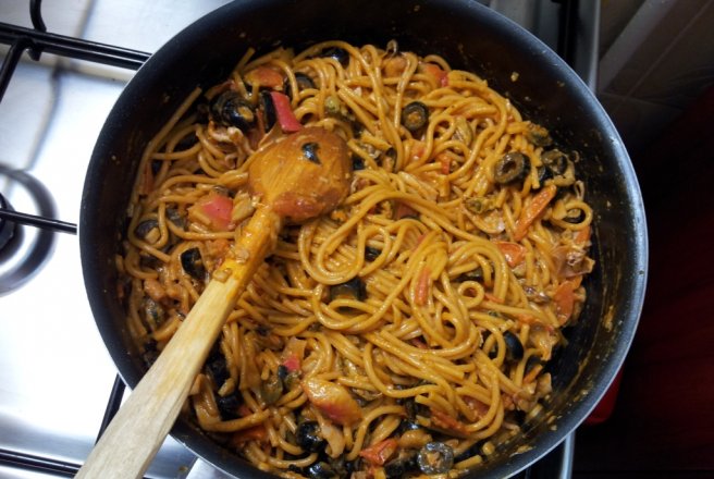 Spaghete negre sau cu peperocino cu fructe de mare
