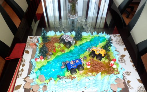 o bucatica de tort pentru fiecare la implinirea varstei de 3 anisori a fiului meu Hristian!