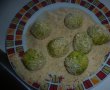 Chiftelute de zucchini cu sos de smantana si marar-4