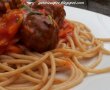 Spaghete cu chiftele si sos de rosii-6