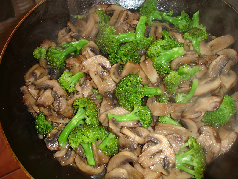 Orez cu legume, ciuperci si brocoli