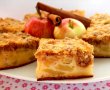 Prăjitură cu mere şi crustă de nuci-1