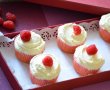 Raspberry cupcakes-3