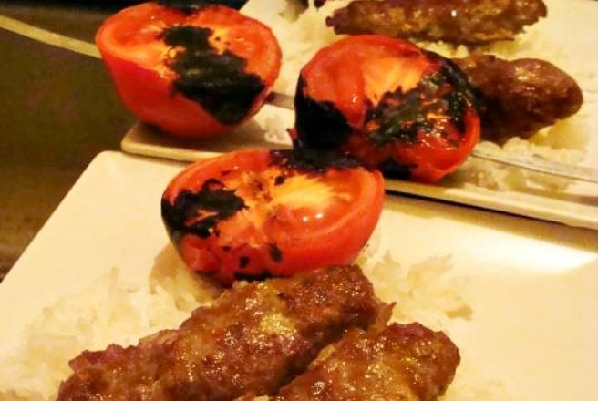 Kebab iranian cu rosii pe gratar