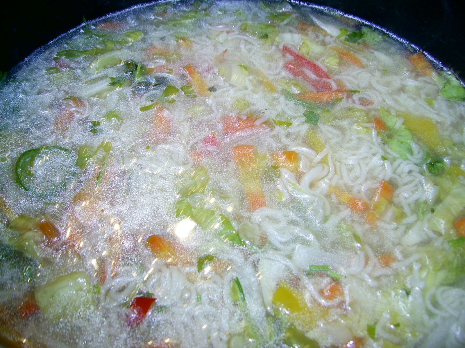 Supa rapida de legume cu noodles