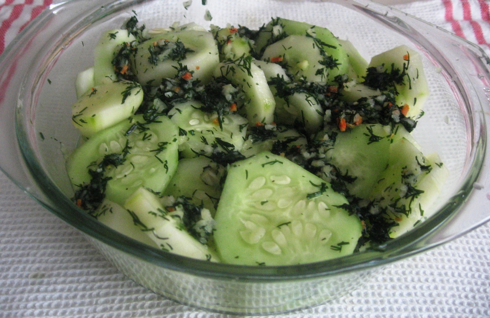 Salata de castraveti verzi