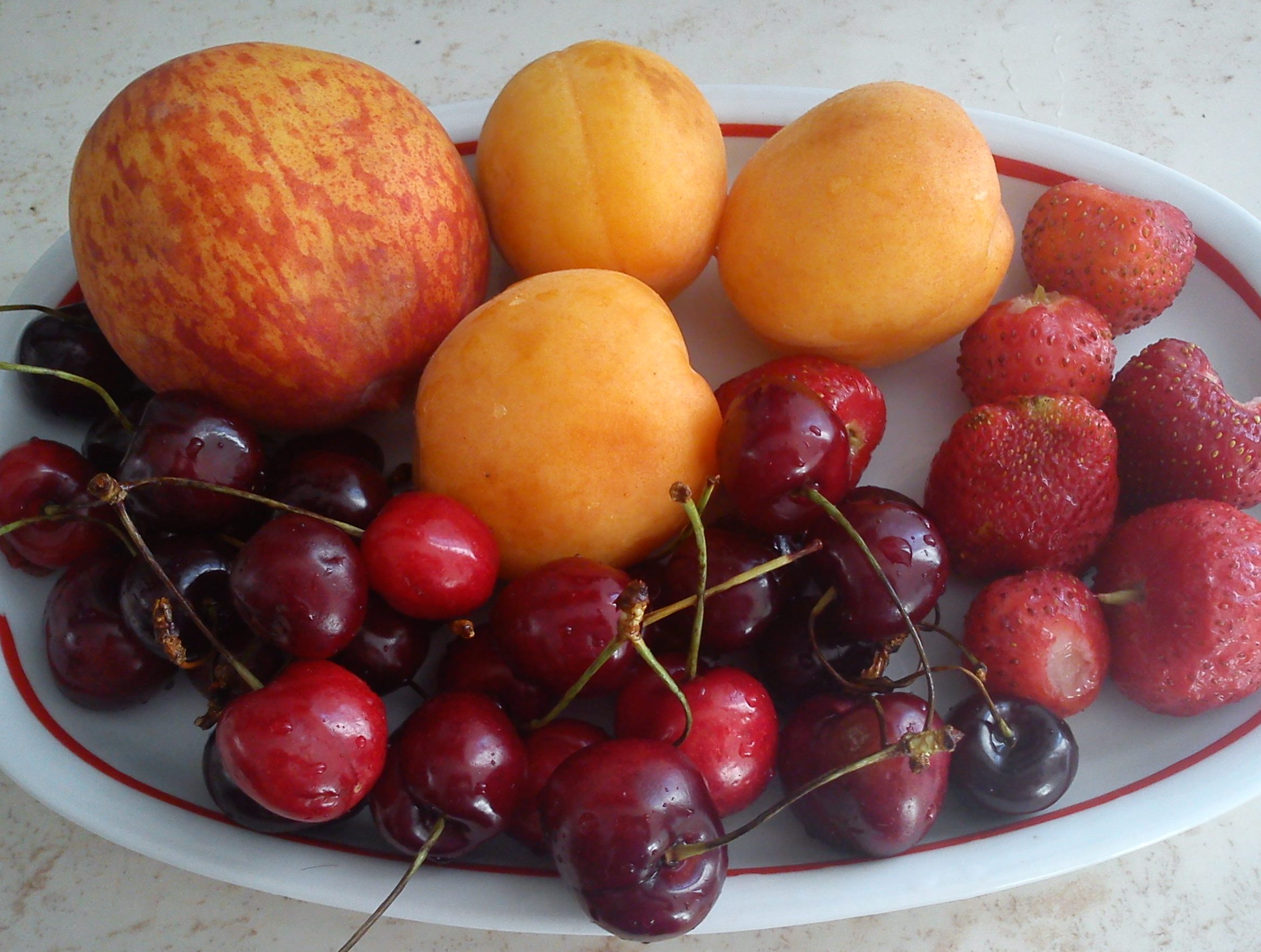 Prajitura cu fructe si bezea