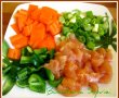Piept de pui cu sos curry si legume-1
