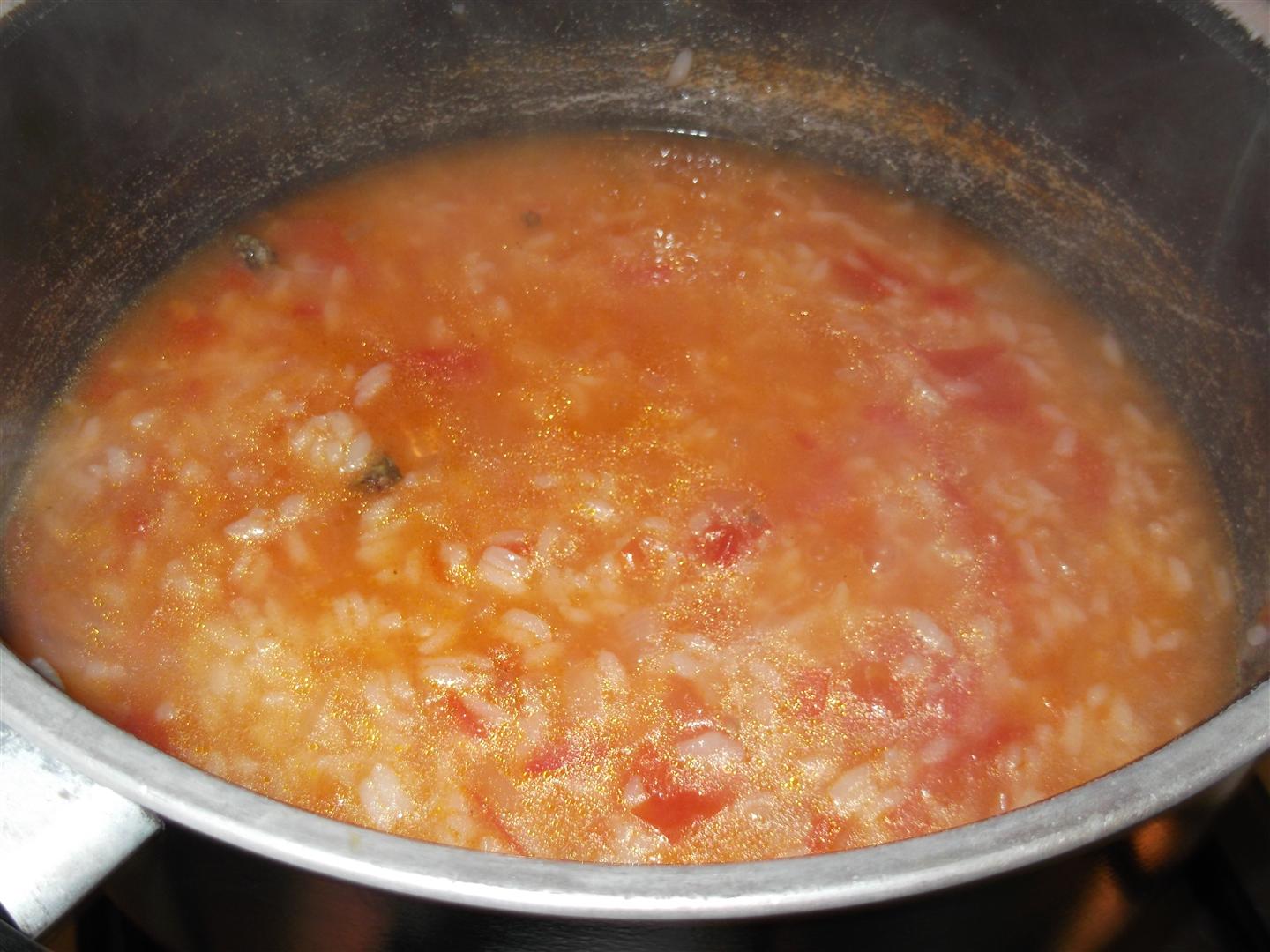 Macrou (Carapau)cu orez tomat