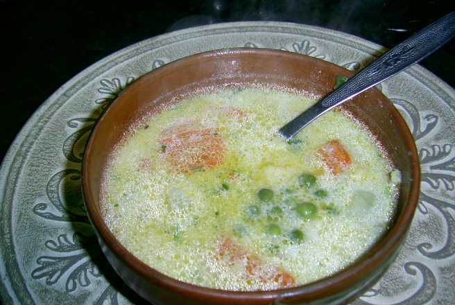 Supa  poloneza   cu mazare verde
