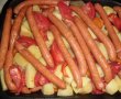 Friptura de porc cu legume si carnati picanti la cuptor-2