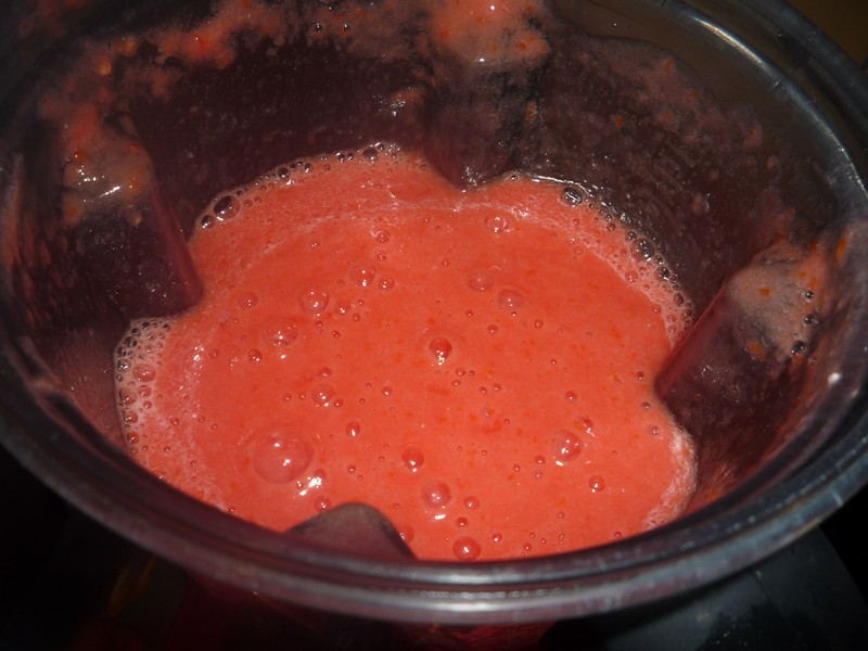 Cum se face sucul de rosii condimentat