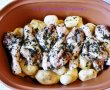 Pulpe de pui cu cartofi la cuptor in vas roman-4