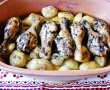 Pulpe de pui cu cartofi la cuptor in vas roman-5