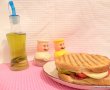 Sandwich cu mozzarella si salam-6