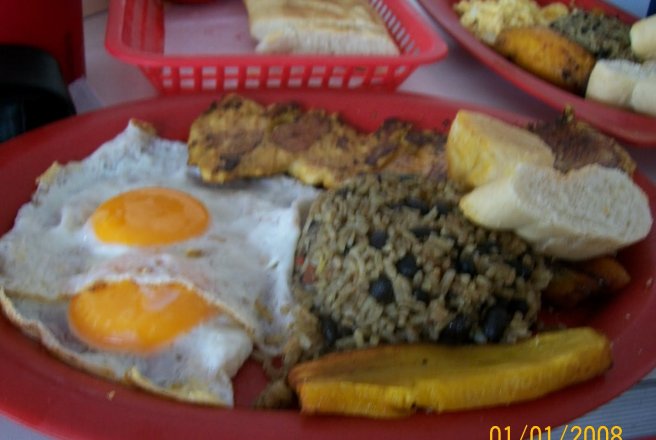 Mic dejun costarican