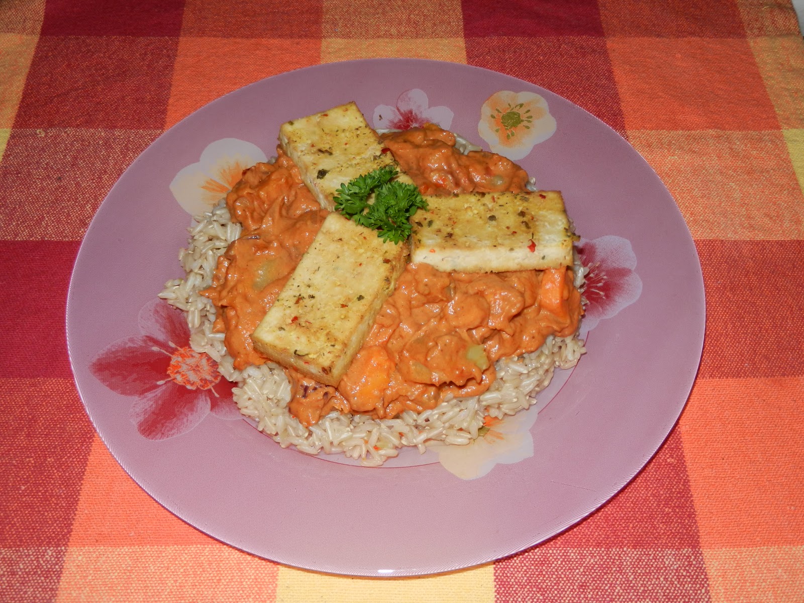Curry de cartofi cu orez si tofu la cuptor