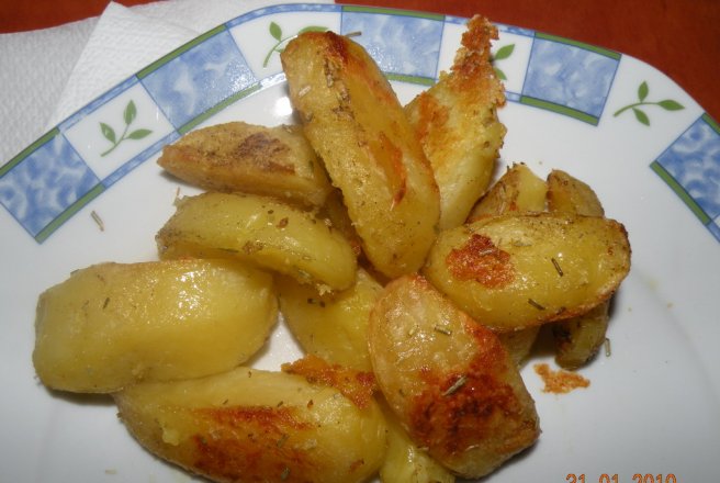 Cartofi cu rozmarin la cuptor