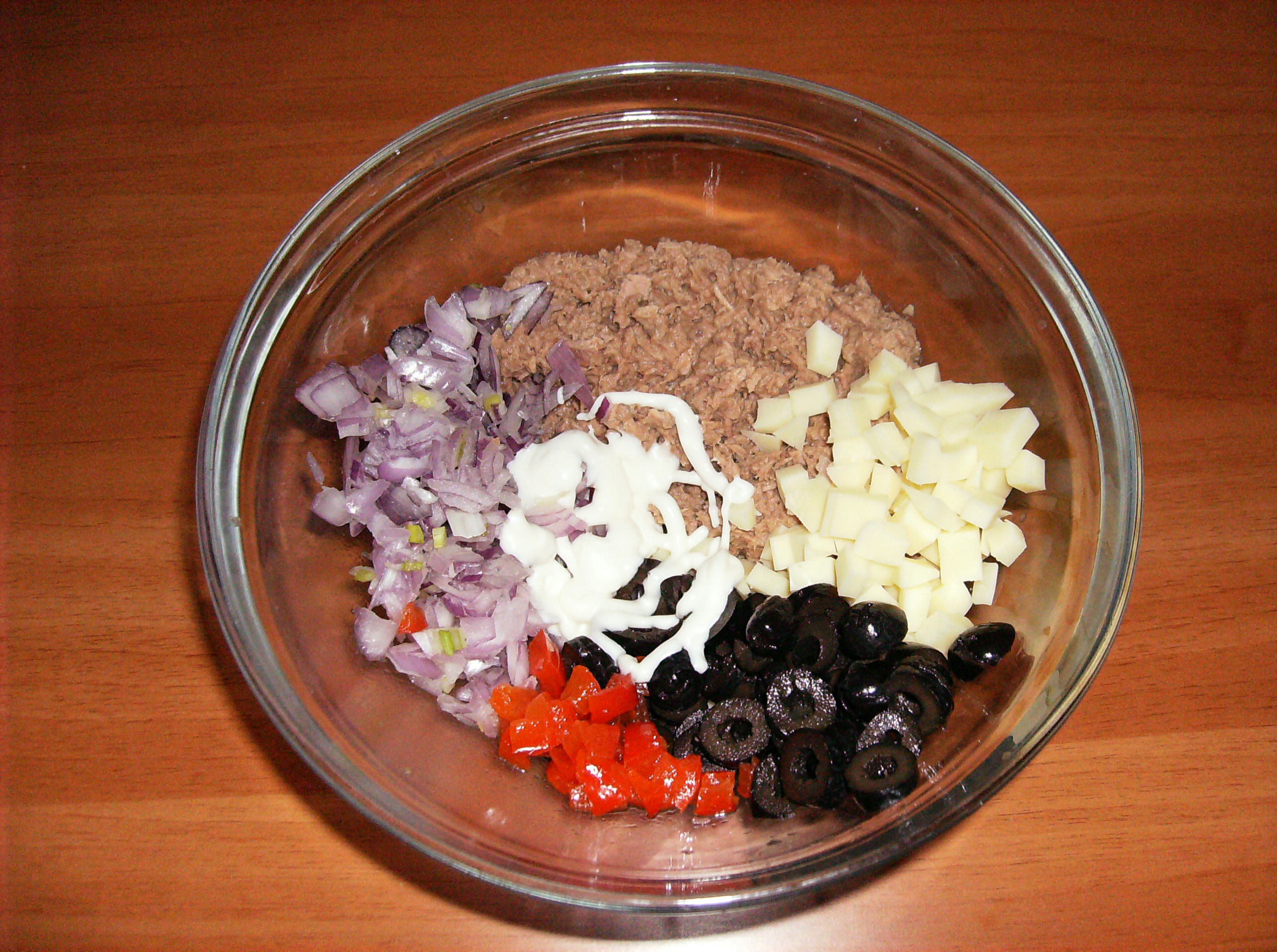 Salata de ton cu cascaval Delaco