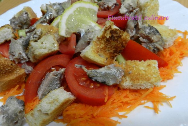 Salată de sardine cu morcov