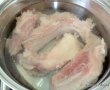 Coaste de porc la cuptor in sos de vin, ceapa si usturoi-0