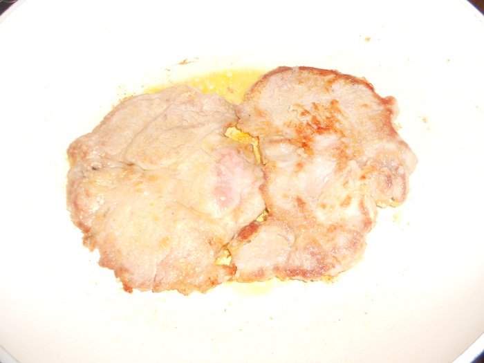 Ceafa de porc cu sos de mustar