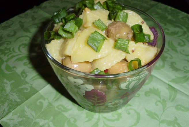 Salata de cartofi in stil frantuzesc