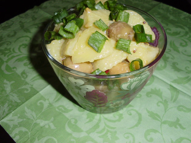 Salata de cartofi in stil frantuzesc