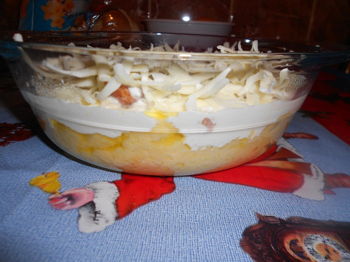 Mamaliga gratinata cu carnati la cuptor