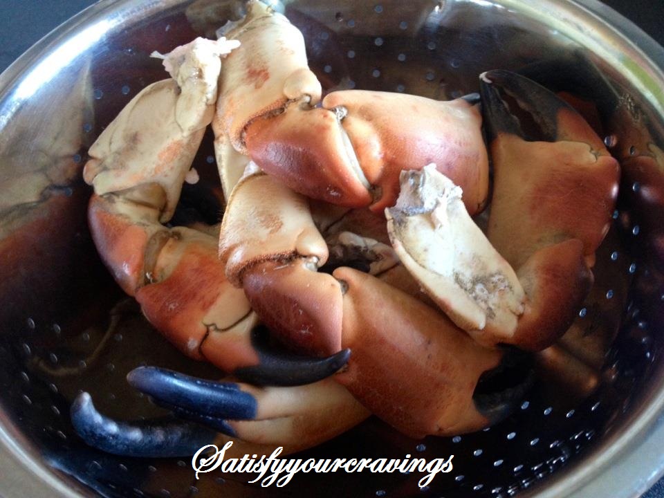 Udon picanți cu carne de crab, mentă și lămâie