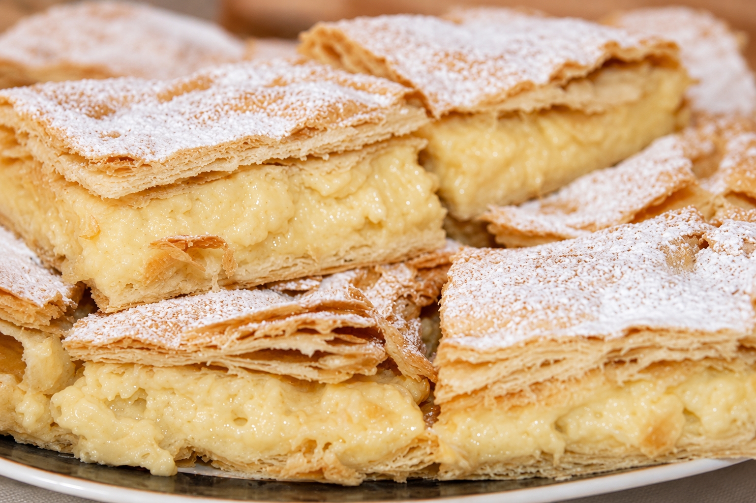 Cremsnit ( sau Crempita )