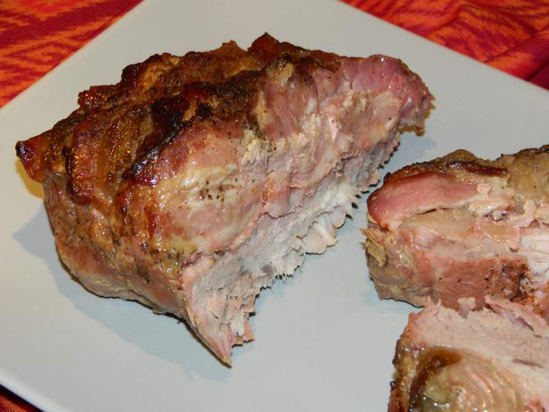 Ceafa de porc la cuptor cu bacon