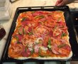 Pizza cu carnati si rosii-8