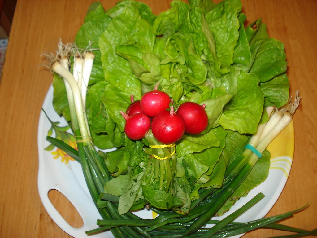 Salata verde cu ou si crutoane