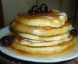 Pancakes - clatite americane cu miere si dulceata de cirese-0
