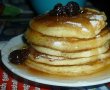 Pancakes - clatite americane cu miere si dulceata de cirese-8
