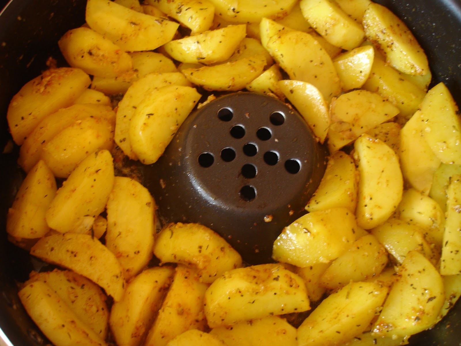 Cotlet de porc cu garnitura de cartofi aurii