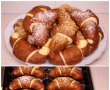 Desert Cornuri pufoase in doua culori, cum sa faci acasa cele mai delicioase si pufoase cornuri-14