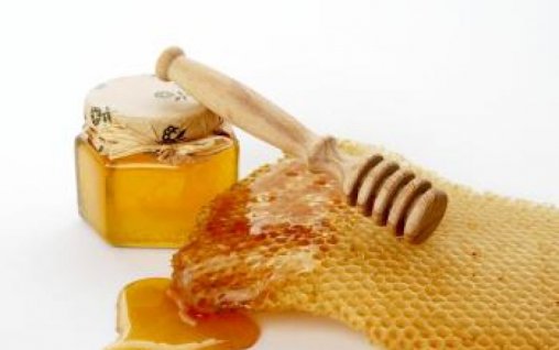 Retete de frumusete cu miere