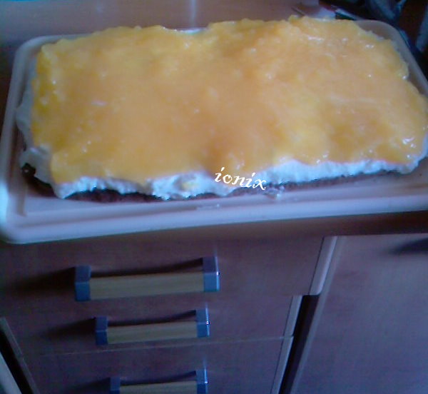 Prăjitură cu brânză şi cremă de fanta