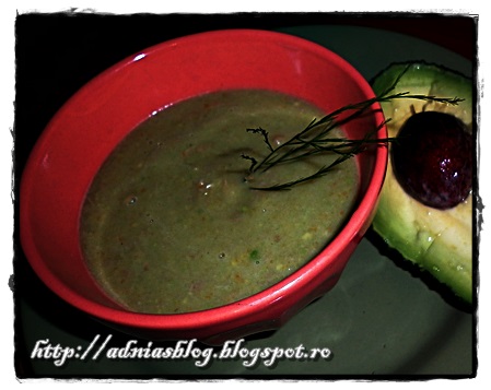 Supa de curcan cu avocado