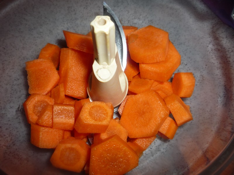 Rulada cu morcovi si crema de branza